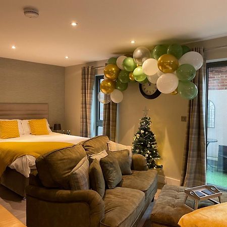 York Staycation With Free Parking Extérieur photo