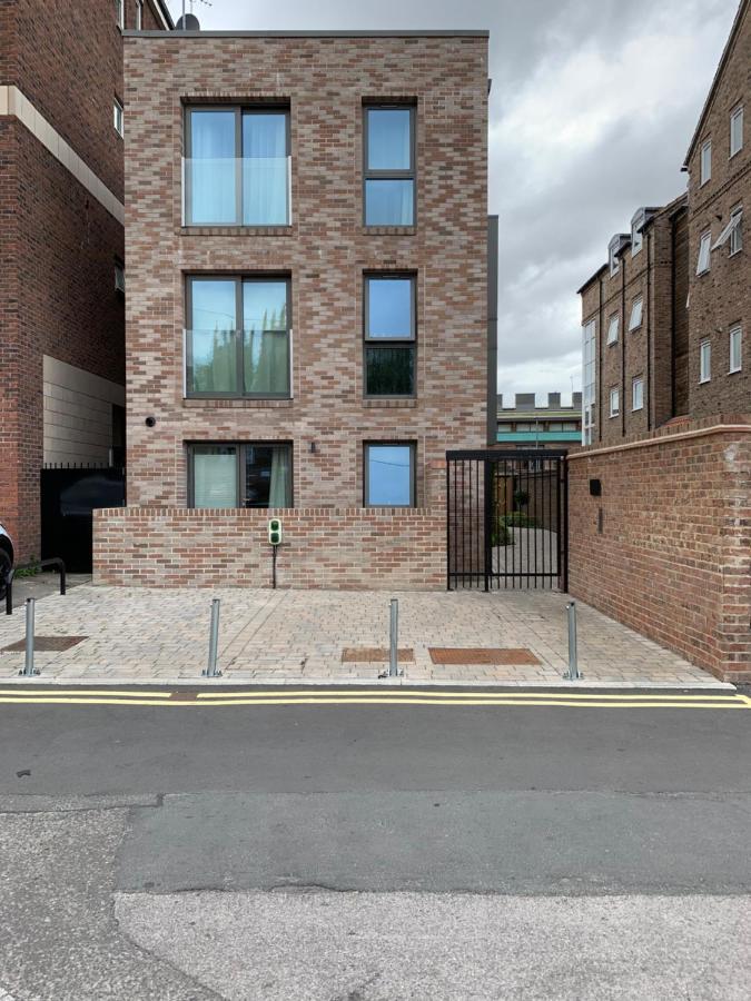 York Staycation With Free Parking Extérieur photo