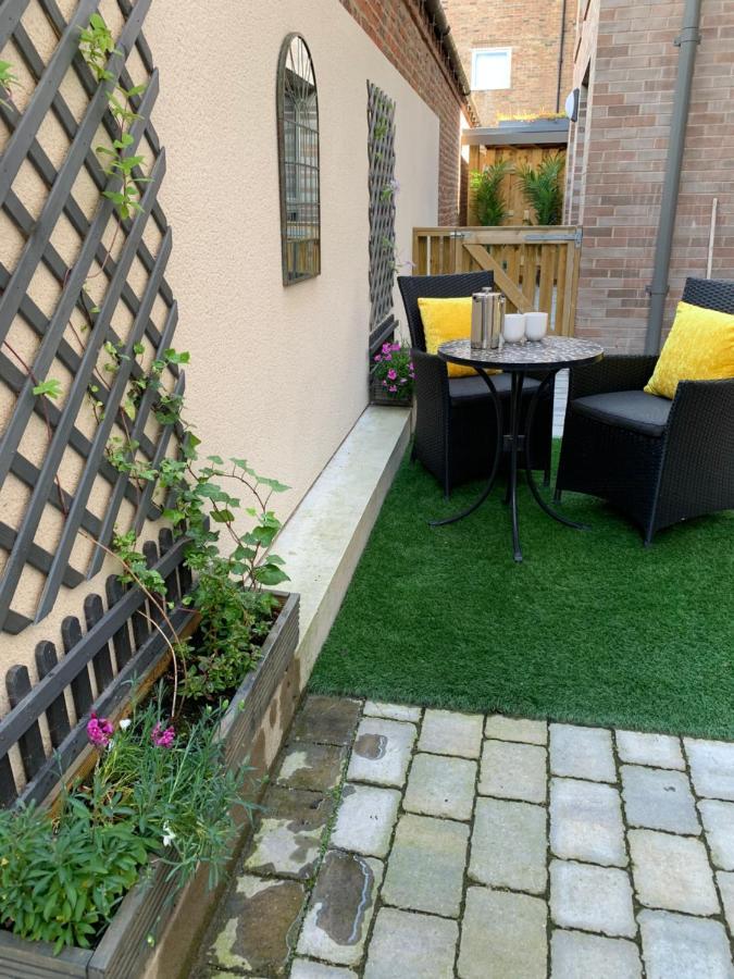 York Staycation With Free Parking Extérieur photo