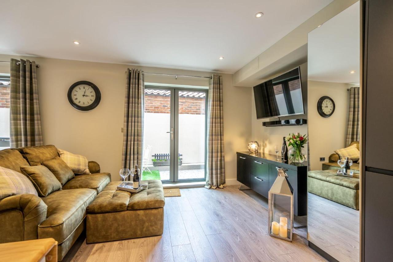 York Staycation With Free Parking Extérieur photo