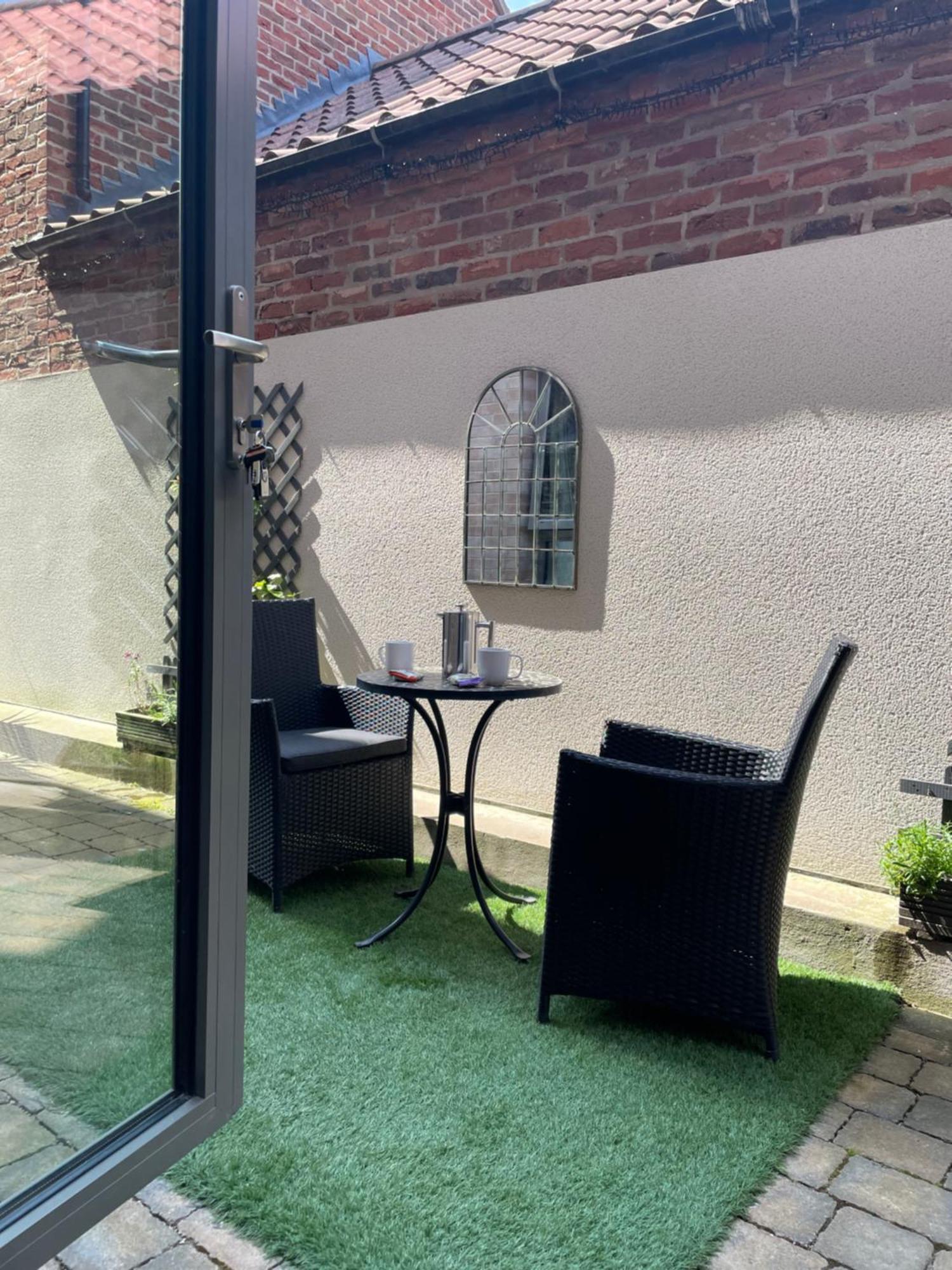 York Staycation With Free Parking Extérieur photo