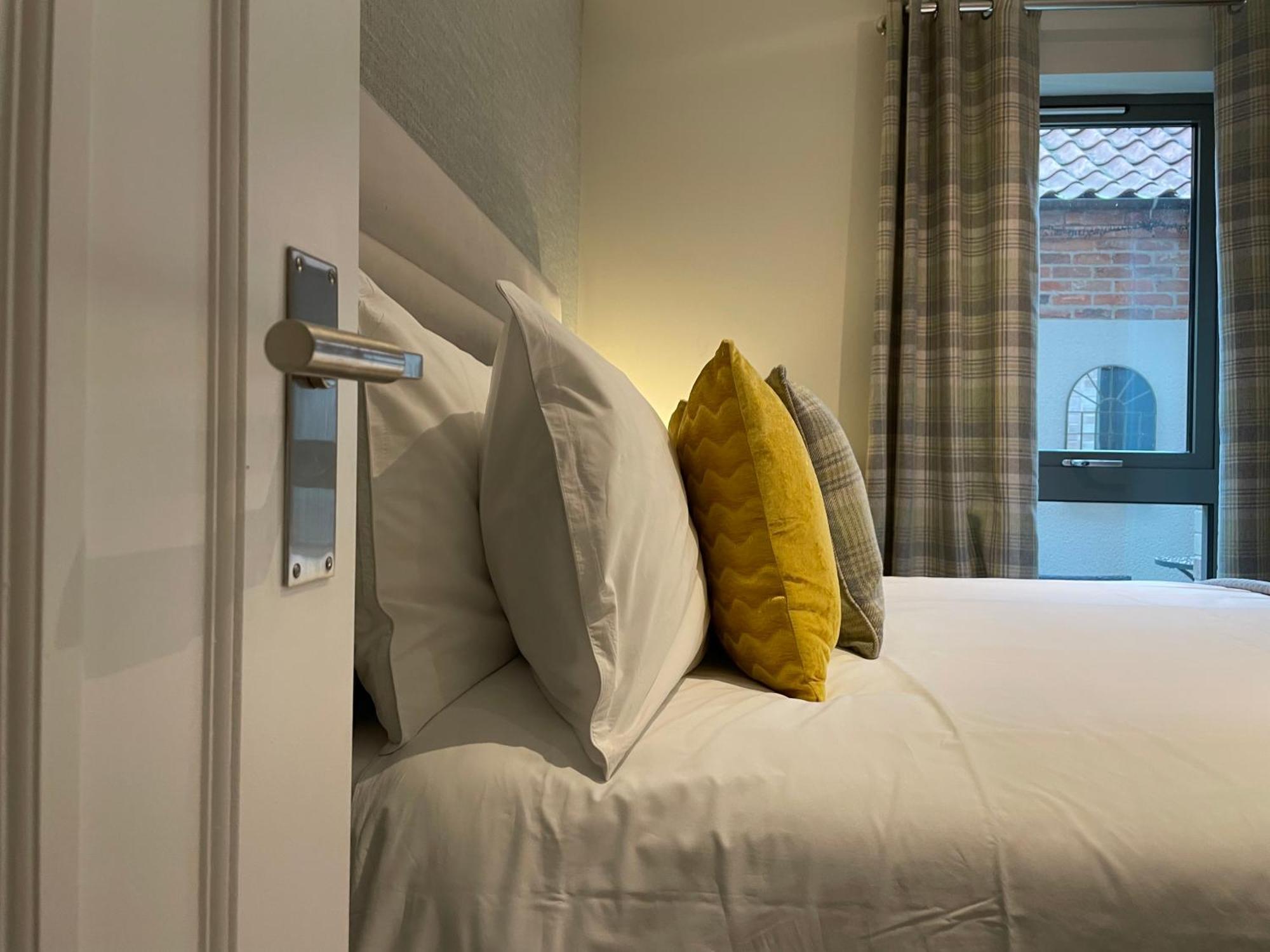York Staycation With Free Parking Extérieur photo